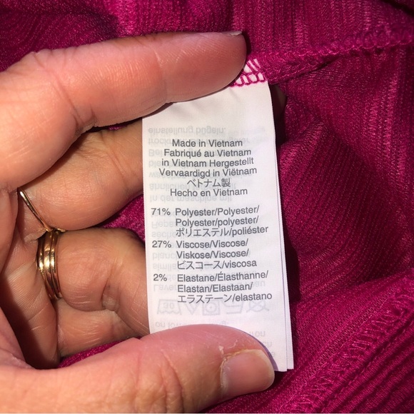 J crew XXS tiered swing top - bright pink. Button back detail - Picture 7 of 12